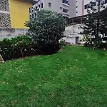 Suítes privativas em residência com anfitriã - próximo à praia
